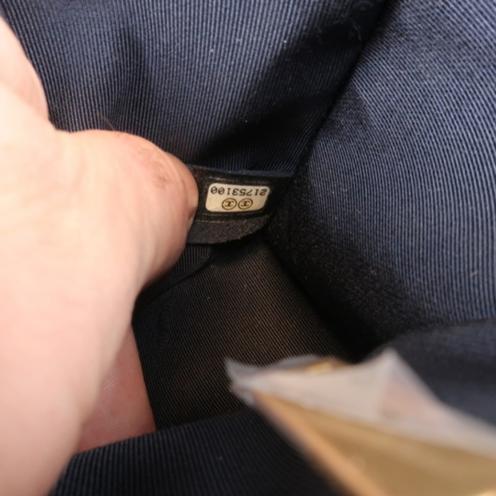 Chanel New Medium Boy Bag Navy Quilted Calfskin - Picture 5 of 8